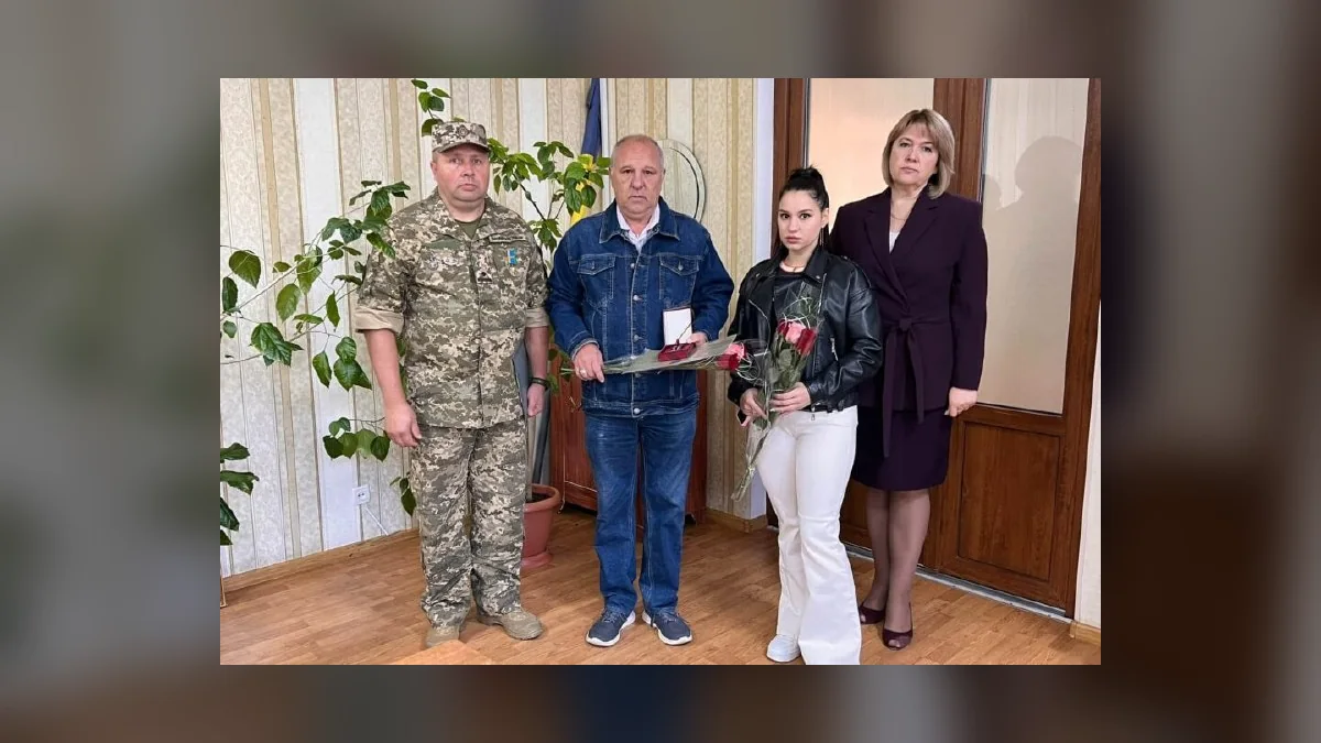 В Арцизькій громаді рідним полеглого воїна передали відзнаку Хрест Доблесті