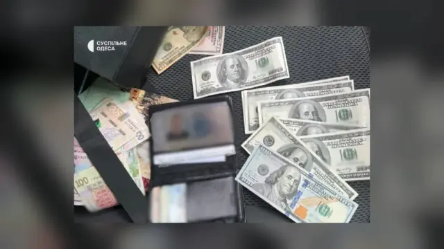 В Одесі інструктора автошколи затримали за вимагання 800 доларів за іспит