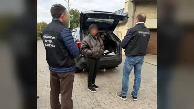 В Одеському районі заарештували чиновницю сільради за хабар у 30 000 доларів